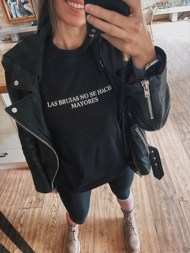 Las brujas no se hacen mayores - Camisetas